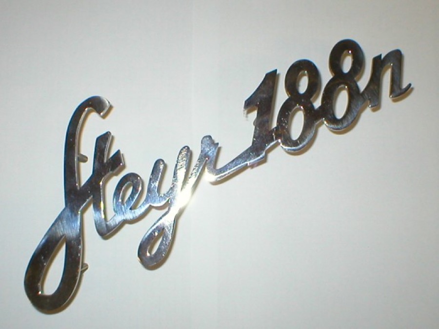 Schriftzug Steyr 188n