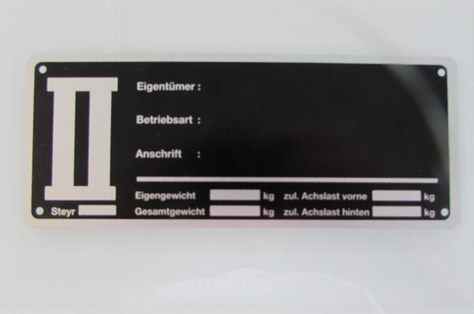 Baumusterschild im Oldtimer Traktor Ersatzteile Shop online kaufen