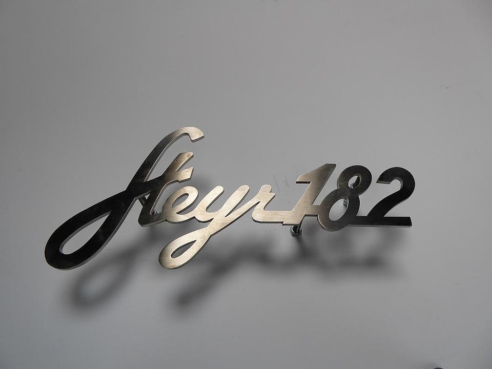 Schriftzug Steyr 182 im Oldtimer Traktor Ersatzteile Shop online kaufen