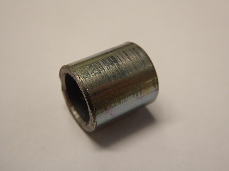 Distanzrolle im Oldtimer Traktor Ersatzteile Shop online kaufen