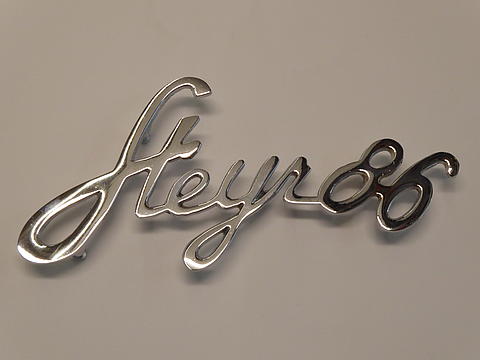 Schriftzug Steyr 86 im Oldtimer Traktor Ersatzteile Shop online kaufen