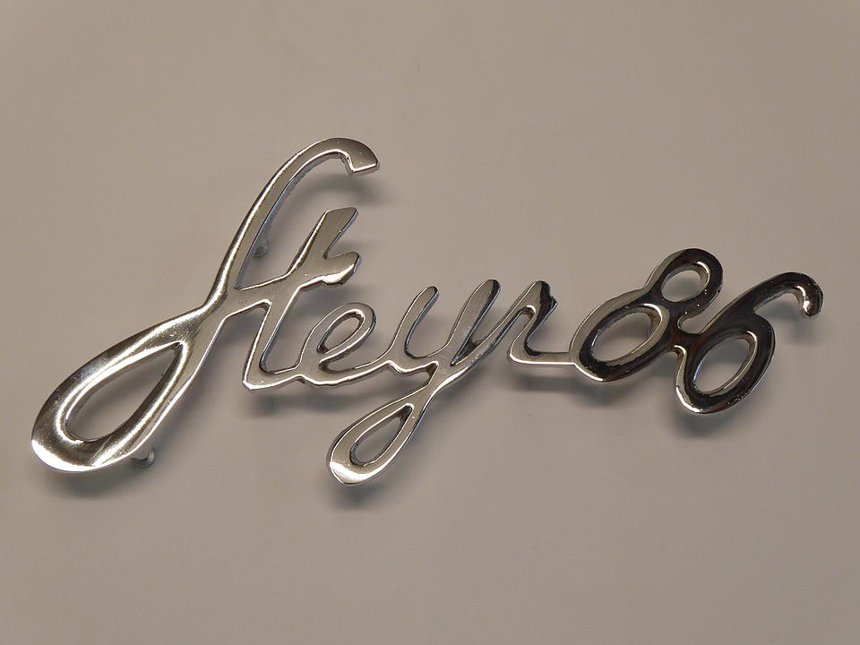 Schriftzug Steyr 86 im Oldtimer Traktor Ersatzteile Shop online kaufen