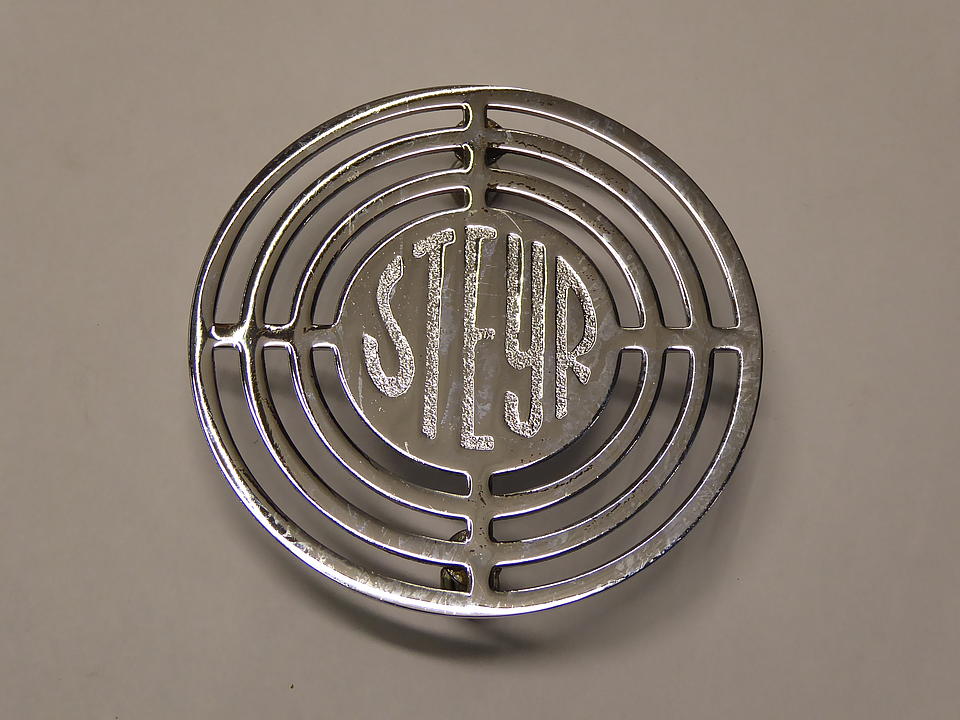 Steyr Emblem im Oldtimer Traktor Ersatzteile Shop online kaufen