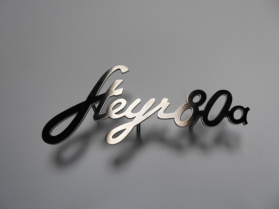 Schriftzug Steyr 80a im Oldtimer Traktor Ersatzteile Shop online kaufen