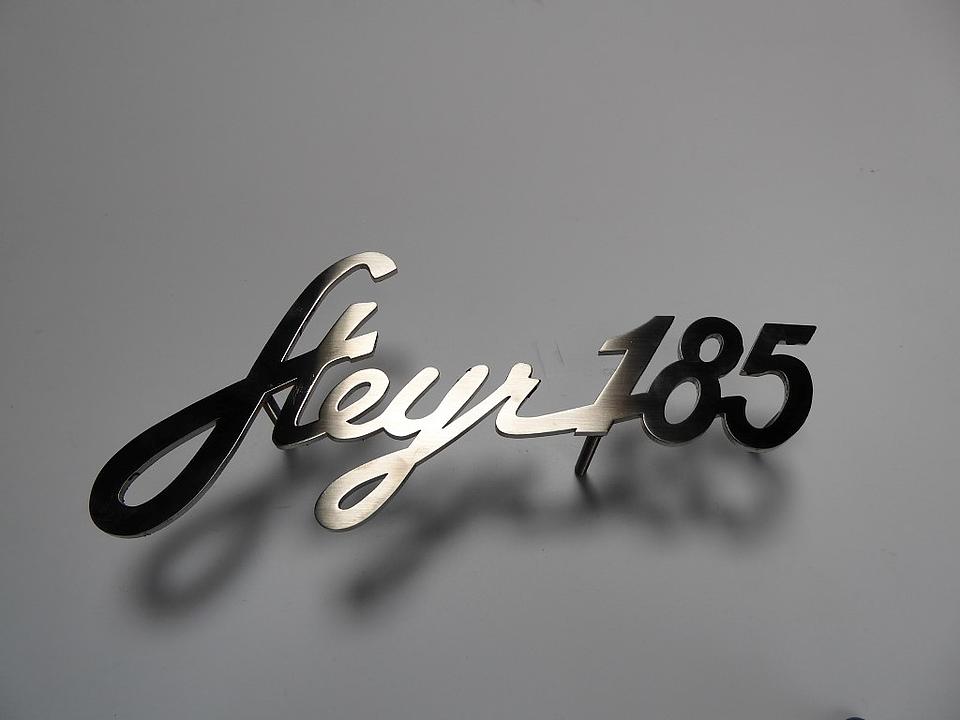 Schriftzug Steyr 185 im Oldtimer Traktor Ersatzteile Shop online kaufen