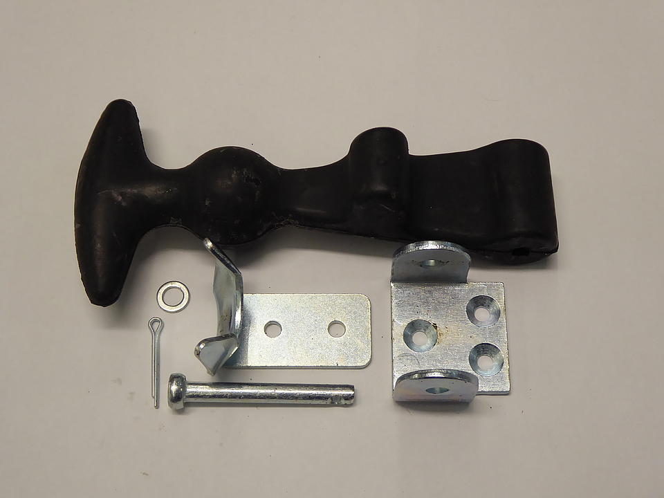 Haubenhalter im Oldtimer Traktor Ersatzteile Shop online kaufen