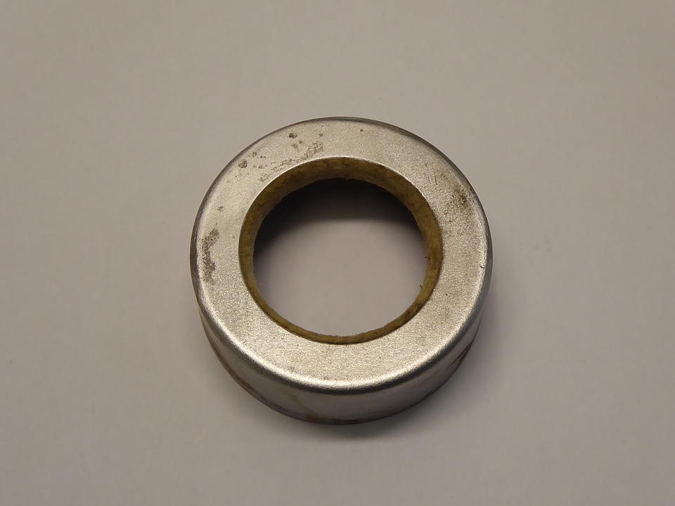 Dichtungstopf im Oldtimer Traktor Ersatzteile Shop online kaufen