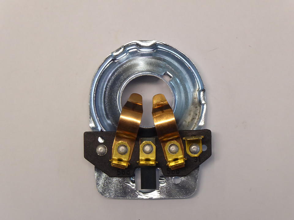 Lampenfassung W 251 LFS im Oldtimer Traktor Ersatzteile Shop online kaufen