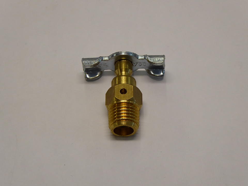 Wasserhahn im Oldtimer Traktor Ersatzteile Shop online kaufen