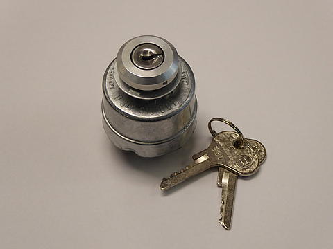 Zündschloss im Oldtimer Traktor Ersatzteile Shop online kaufen