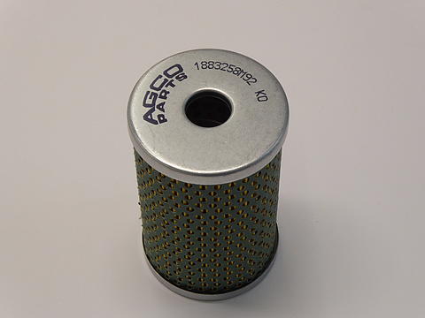 Motorölfiltereinsatz im Oldtimer Traktor Ersatzteile Shop online kaufen