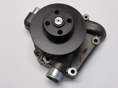 Wasserpumpe Steyr T190, T288 und T290 im Oldtimer Traktor Ersatzteile Shop online kaufen