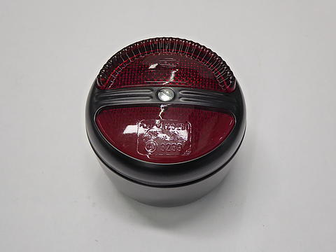 Leuchte Rot/Rot ohne Kennzeichenbeleuchtung im Oldtimer Traktor Ersatzteile Shop online kaufen