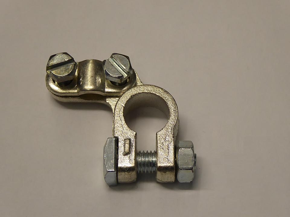 Batteriepolklemme Minuspol im Oldtimer Traktor Ersatzteile Shop online kaufen