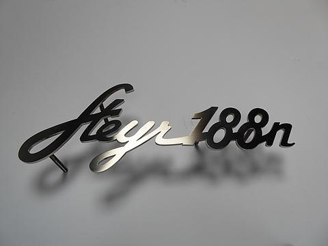 Schriftzug Steyr 188n im Oldtimer Traktor Ersatzteile Shop online kaufen