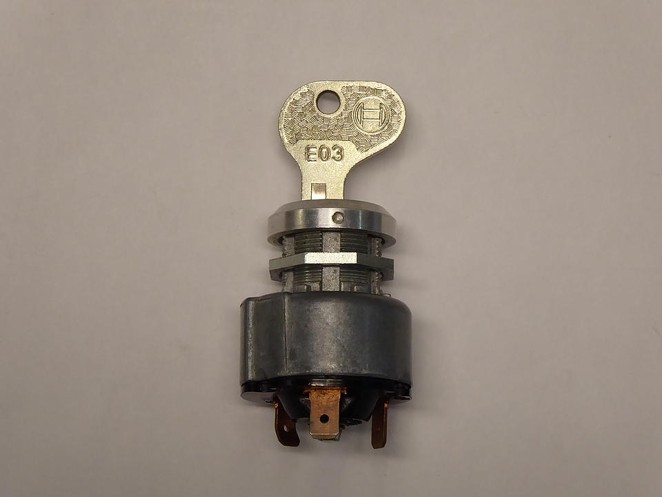 Zündschloss im Oldtimer Traktor Ersatzteile Shop online kaufen