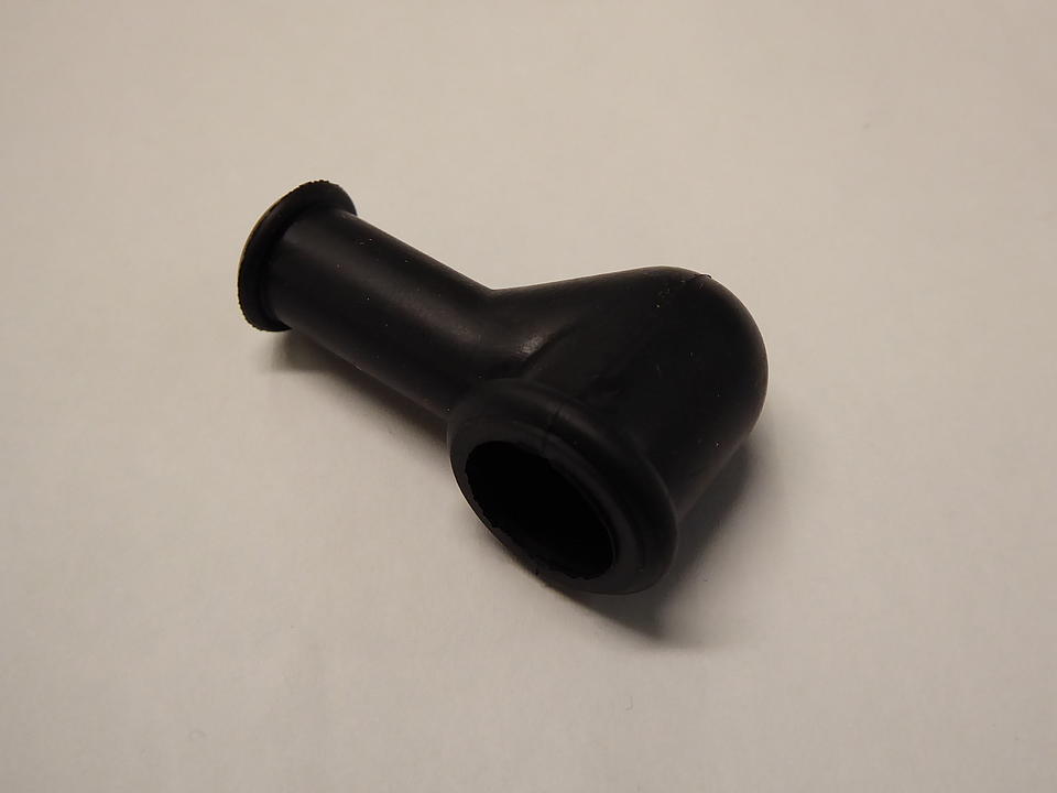 Gummiabdeckung für Lichtmaschinenanschluss im Oldtimer Traktor Ersatzteile Shop online kaufen