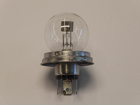 Scheinwerferbirne im Oldtimer Traktor Ersatzteile Shop online kaufen