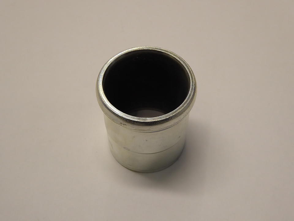 Zulaufrohr im Oldtimer Traktor Ersatzteile Shop online kaufen
