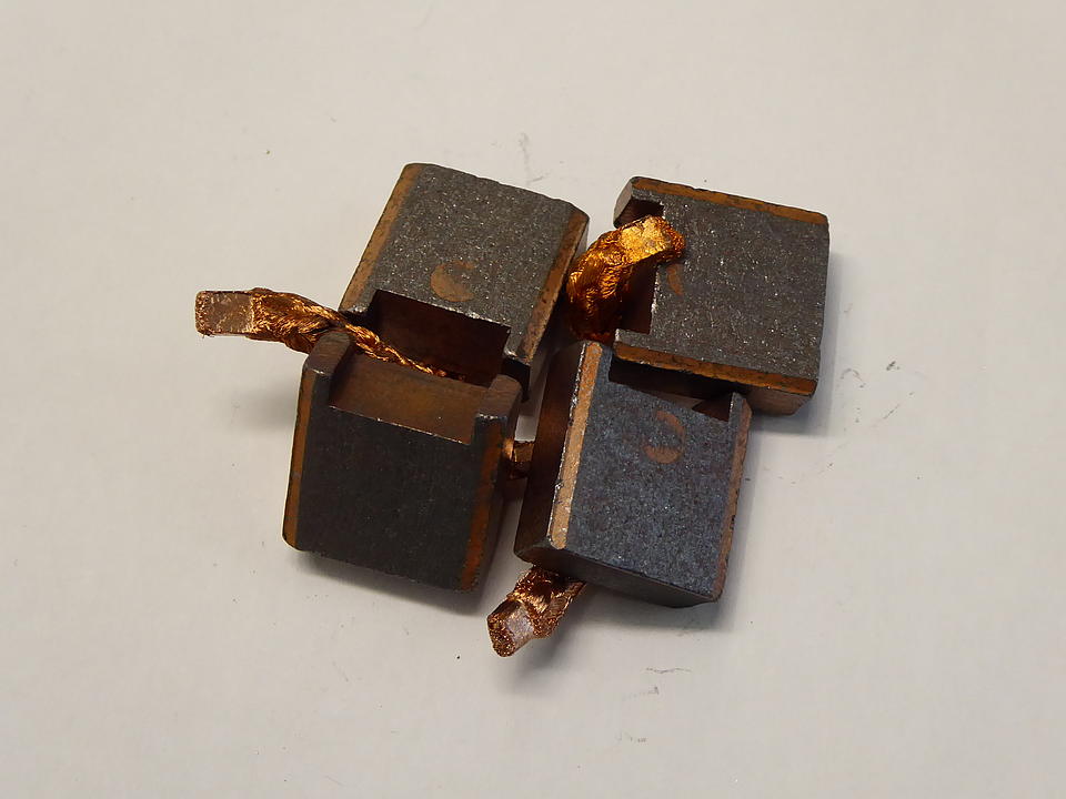 Kohlen Starter im Oldtimer Traktor Ersatzteile Shop online kaufen