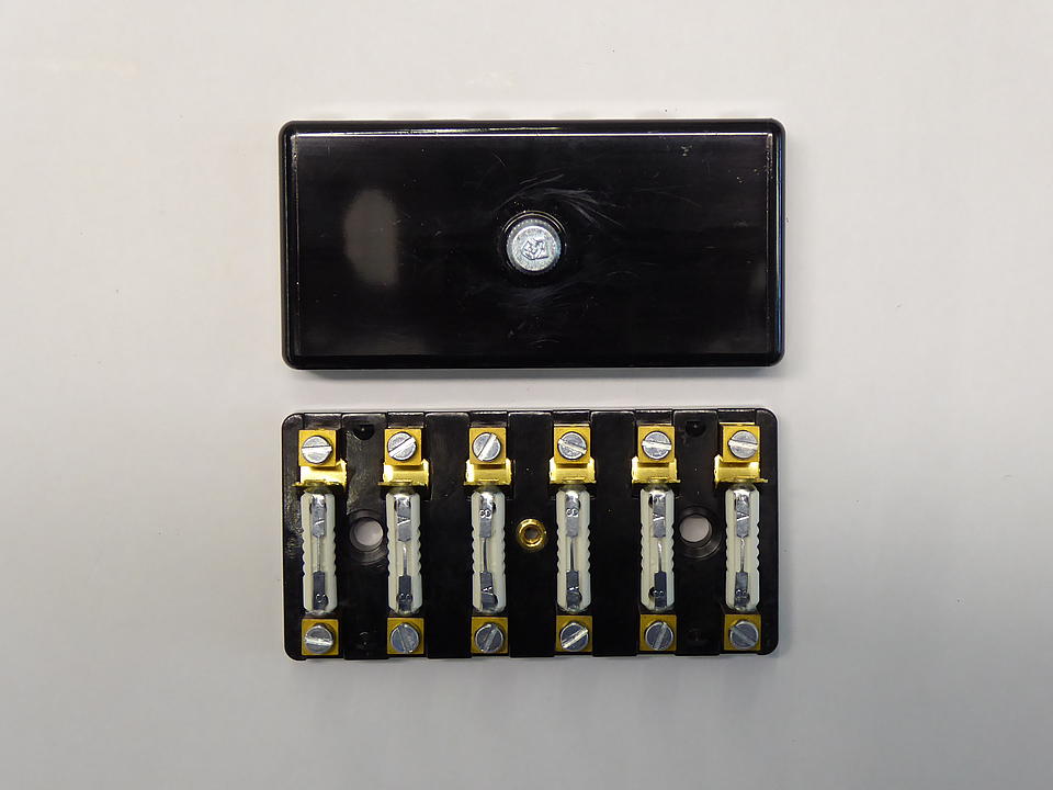 Sicherungsdose im Oldtimer Traktor Ersatzteile Shop online kaufen