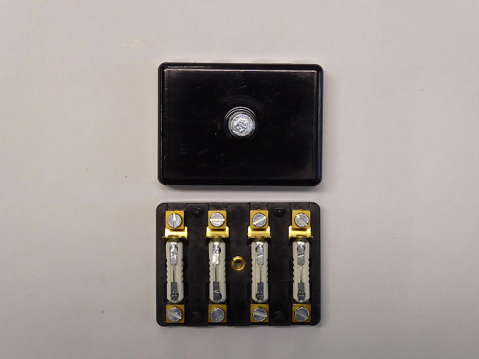 Sicherungsdose im Oldtimer Traktor Ersatzteile Shop online kaufen