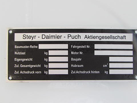 Baumusterschild im Oldtimer Traktor Ersatzteile Shop online kaufen