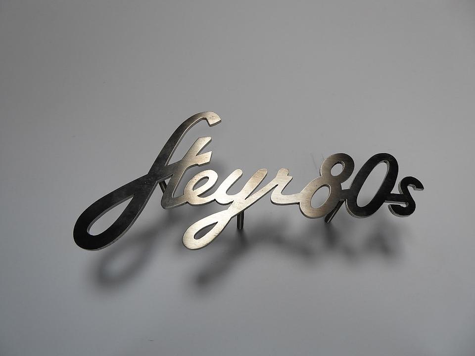 Schriftzug Steyr 80s im Oldtimer Traktor Ersatzteile Shop online kaufen