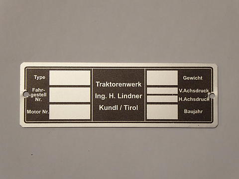 Baumusterschild im Oldtimer Traktor Ersatzteile Shop online kaufen