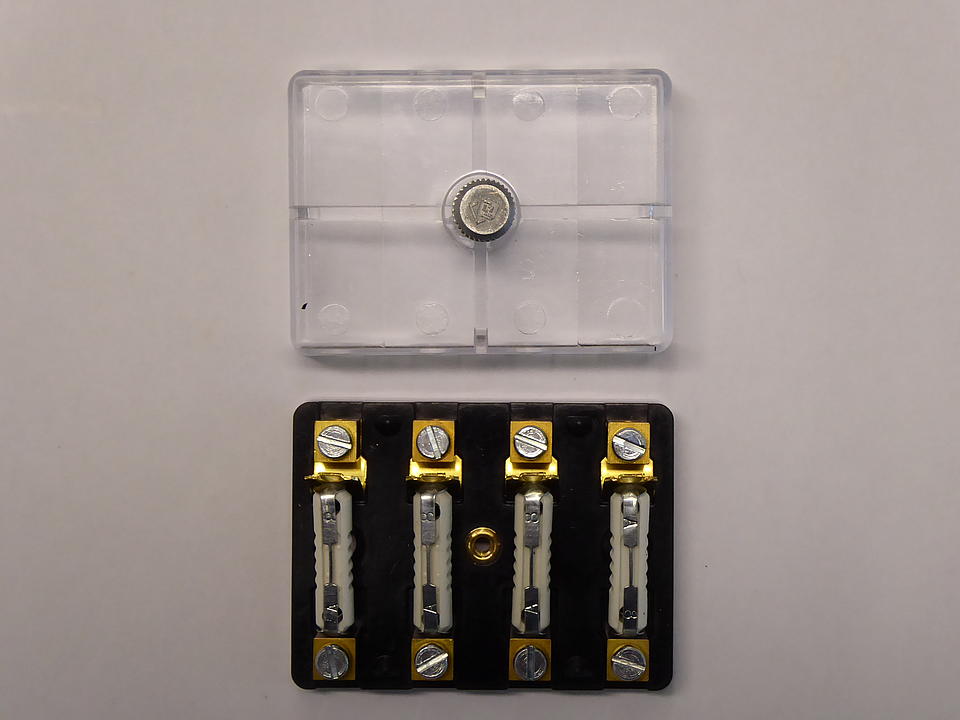 Sicherungsdose im Oldtimer Traktor Ersatzteile Shop online kaufen