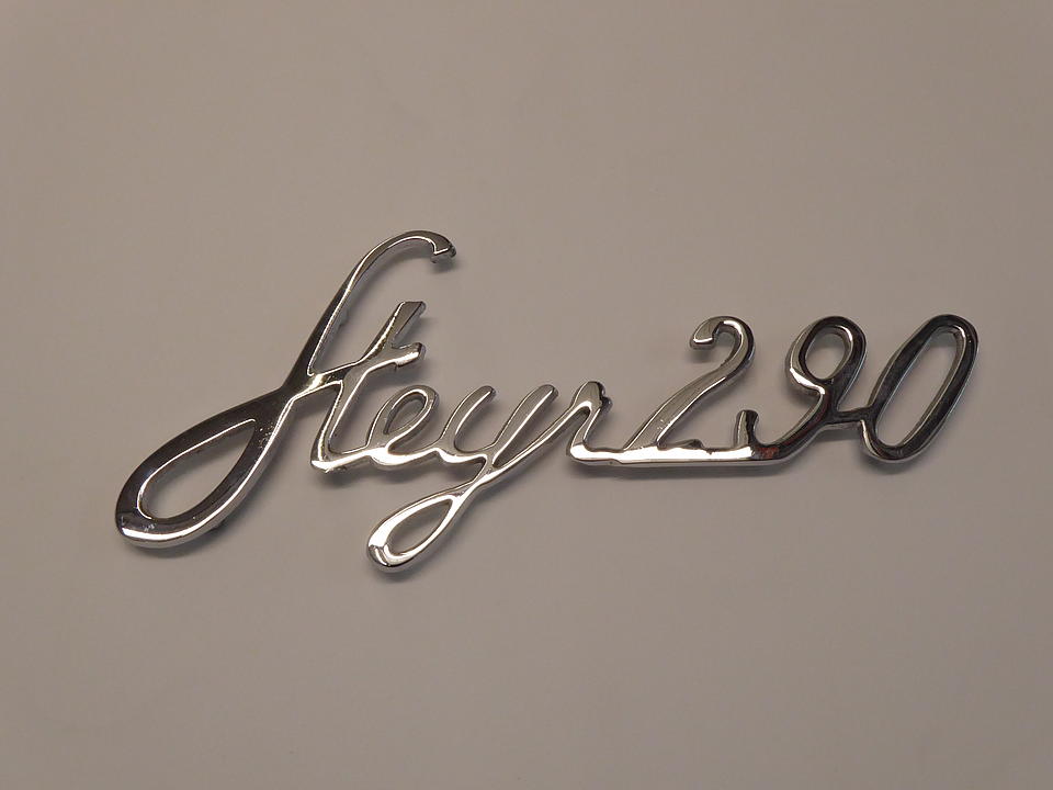 Schriftzug Steyr 290 im Oldtimer Traktor Ersatzteile Shop online kaufen