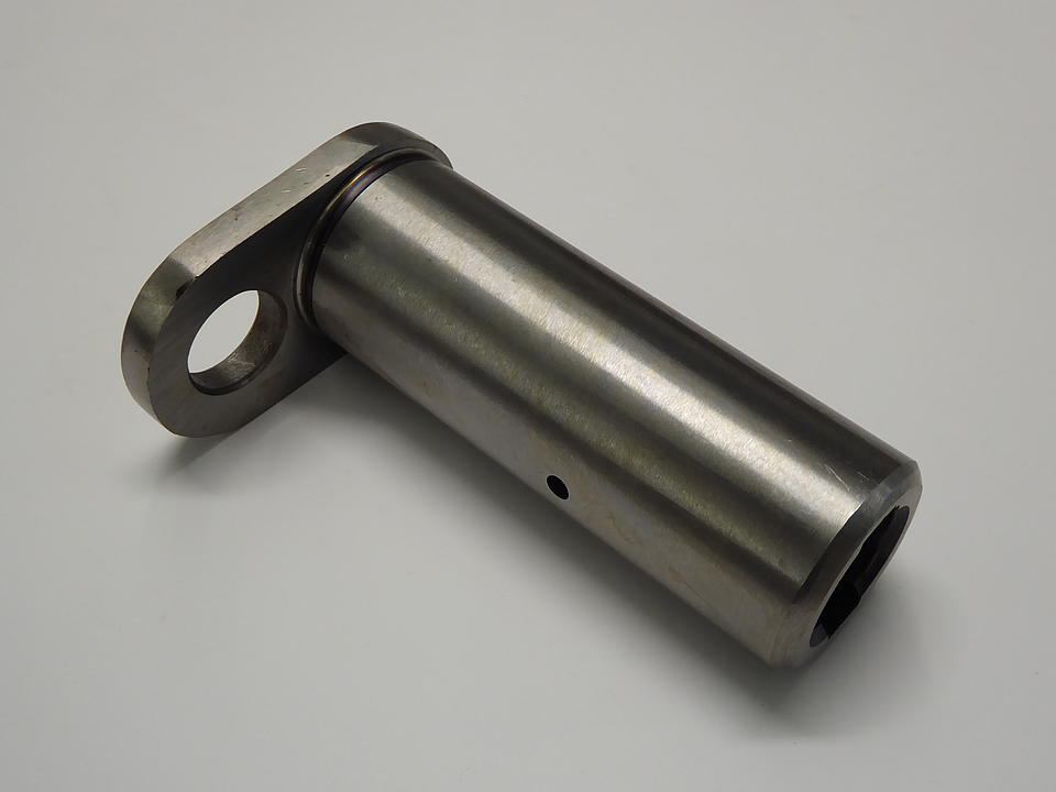 Mittelachsbolzen im Oldtimer Traktor Ersatzteile Shop online kaufen