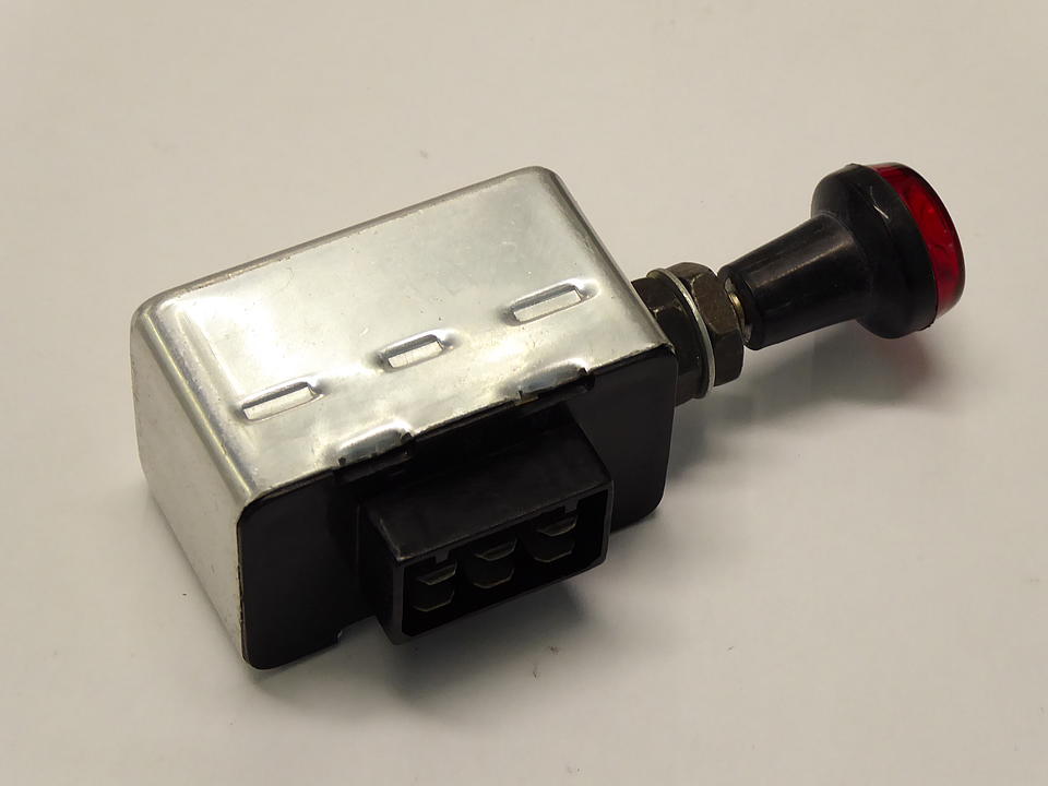 Warnblinkschalter im Oldtimer Traktor Ersatzteile Shop online kaufen