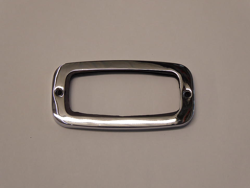 Leuchtenrahmen chrom im Oldtimer Traktor Ersatzteile Shop online kaufen