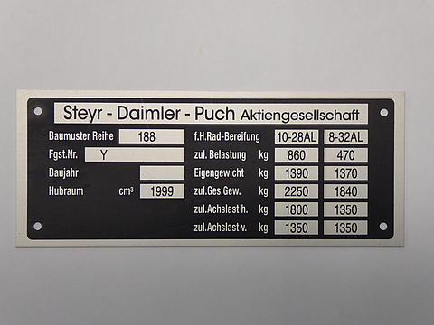 Baumusterschild Steyr T188 im Oldtimer Traktor Ersatzteile Shop online kaufen