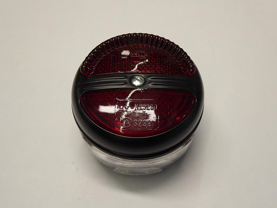 Leuchte Rot/Rot mit Kennzeichenbeleuchtung im Oldtimer Traktor Ersatzteile Shop online kaufen