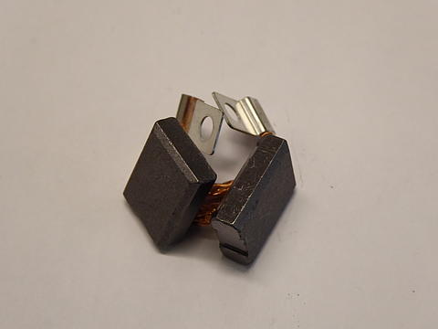 Kohlen Lichtmaschine im Oldtimer Traktor Ersatzteile Shop online kaufen