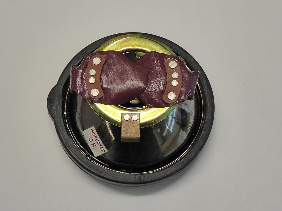 Scheinwerfereinsatz im Oldtimer Traktor Ersatzteile Shop online kaufen