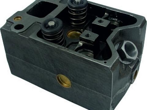 Zylinderkopf im Oldtimer Traktor Ersatzteile Shop online kaufen