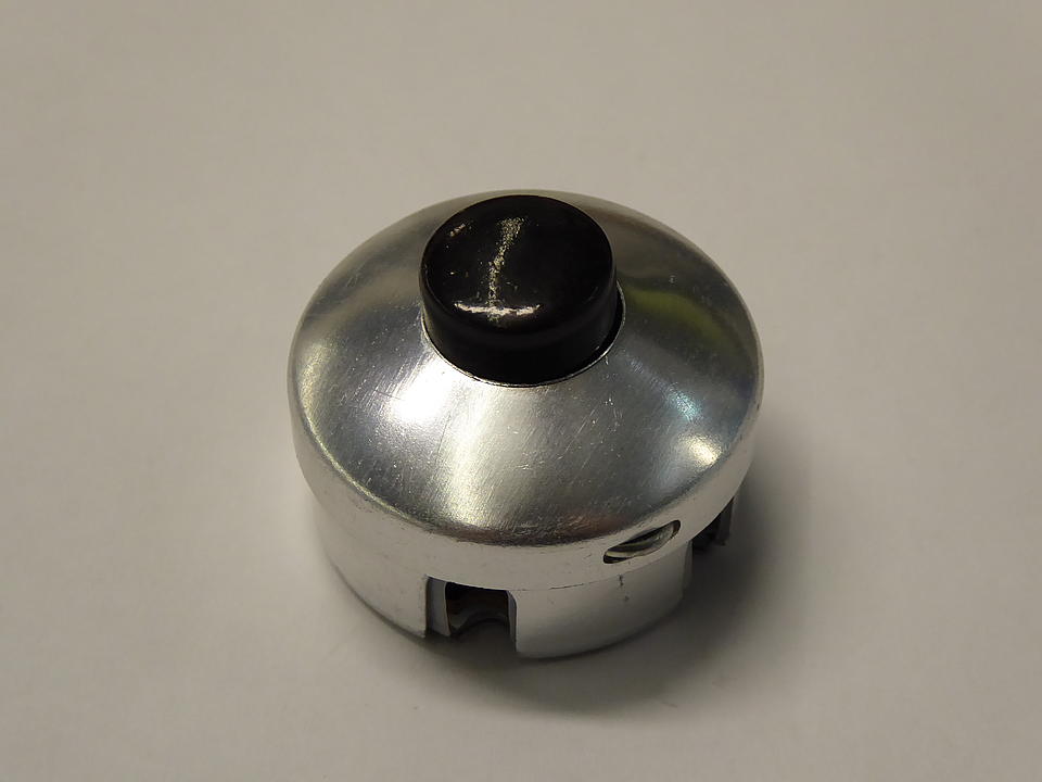 Druckknopfschalter im Oldtimer Traktor Ersatzteile Shop online kaufen