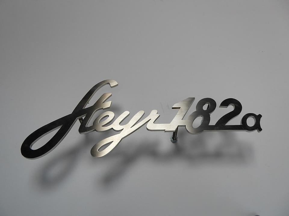 Schriftzug Steyr 182a im Oldtimer Traktor Ersatzteile Shop online kaufen
