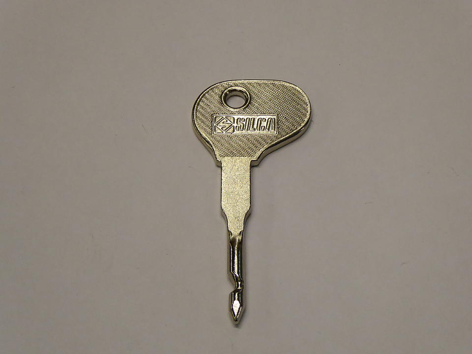Zündschlüssel im Oldtimer Traktor Ersatzteile Shop online kaufen