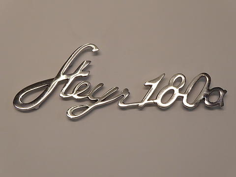 Schriftzug Steyr 180a im Oldtimer Traktor Ersatzteile Shop online kaufen