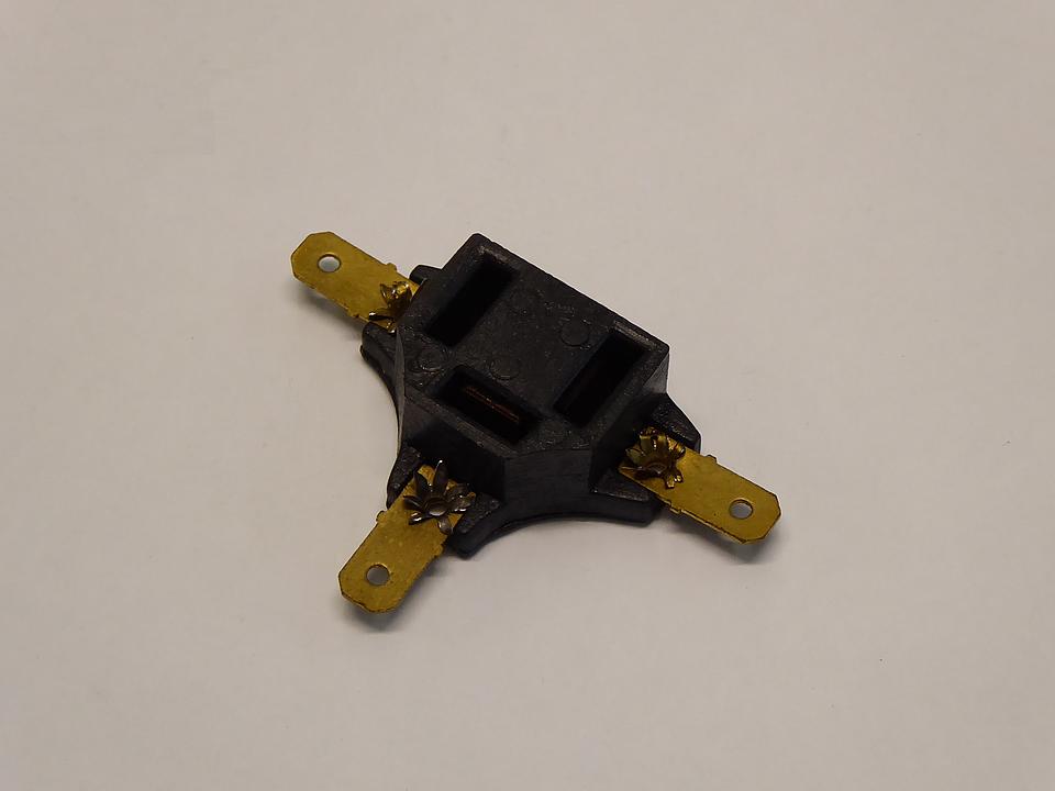 Lampenfassung im Oldtimer Traktor Ersatzteile Shop online kaufen