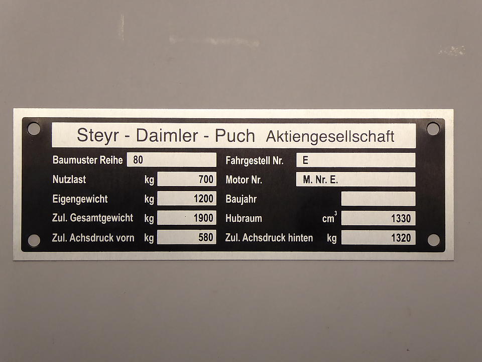 Baumusterschild Steyr T80 im Oldtimer Traktor Ersatzteile Shop online kaufen