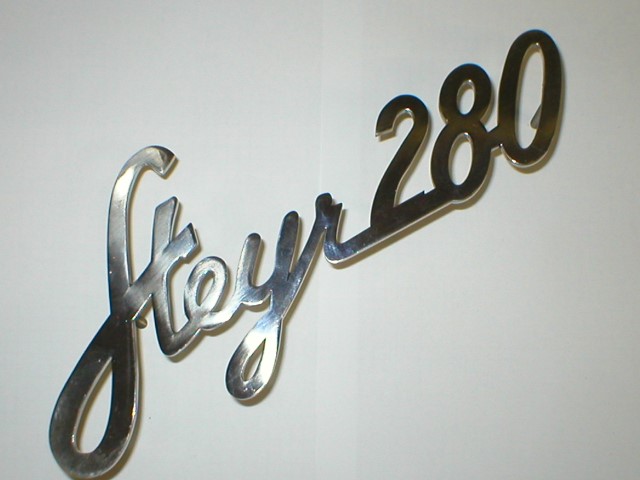 Schriftzug Steyr 280 im Oldtimer Traktor Ersatzteile Shop online kaufen