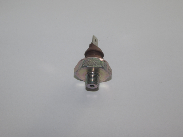 Öldruckschalter im Oldtimer Traktor Ersatzteile Shop online kaufen