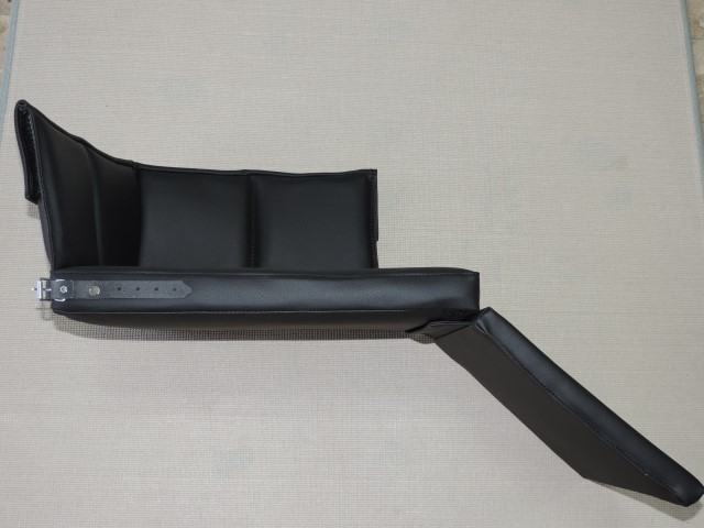 Sitzpolster links mit Lehne+Fußteil im Oldtimer Traktor Ersatzteile Shop online kaufen